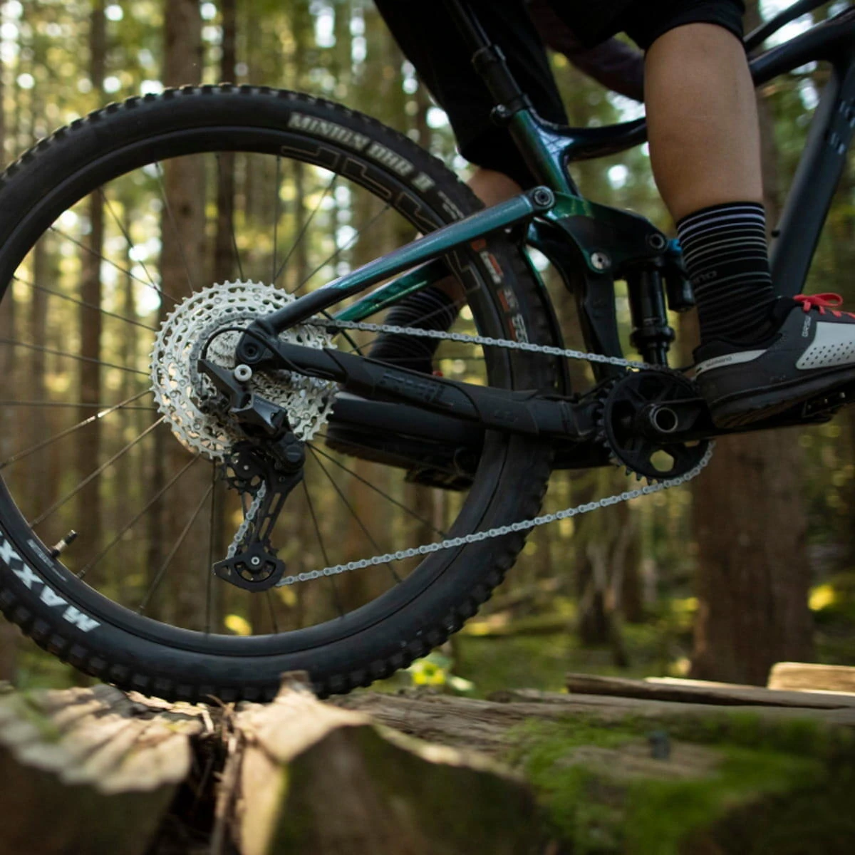 Shimano Deore M6100 Chain 126 Link 12 Speed 2 Shimano Deore M6100 Chain 126 Link 12 Speed - Image 2