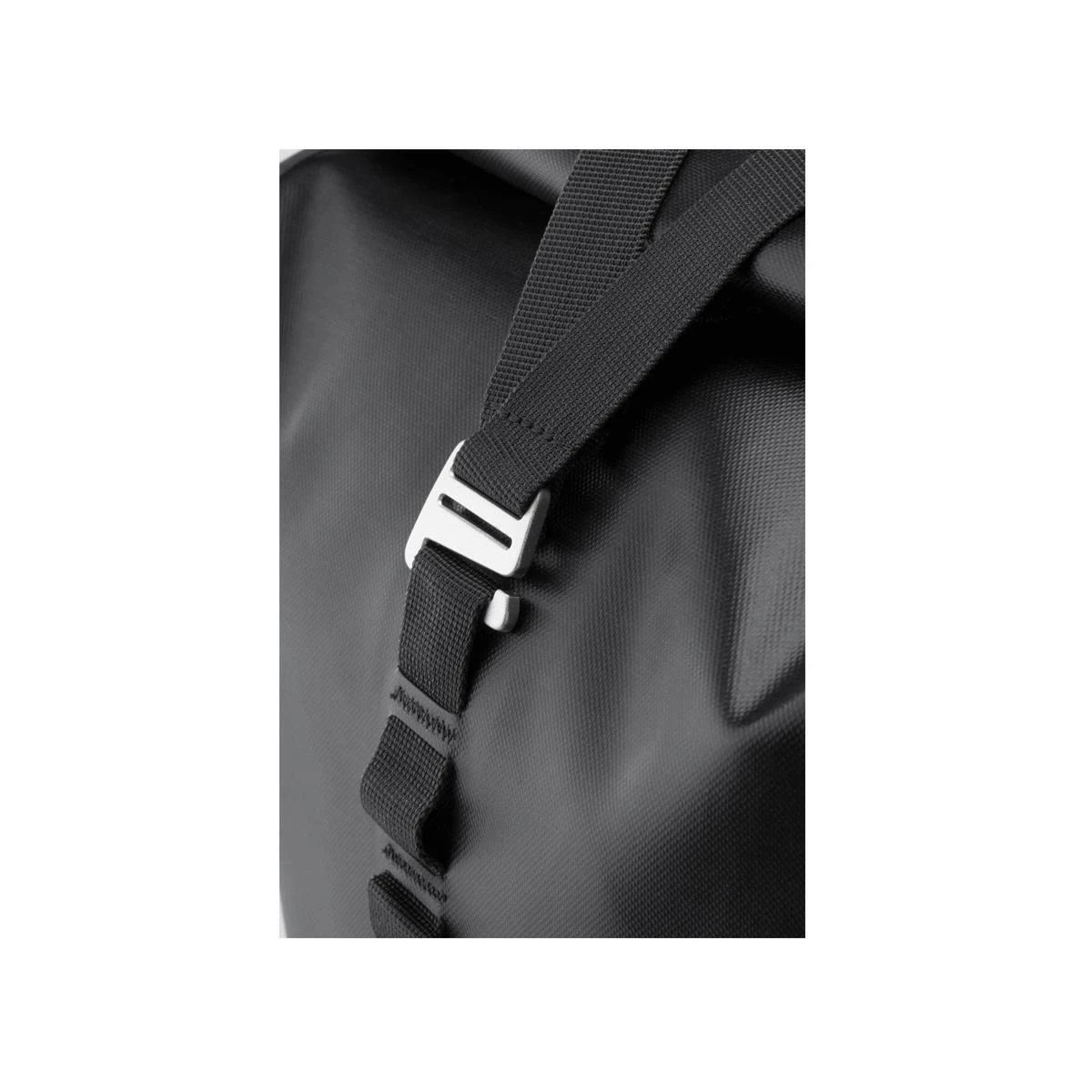 Altura Thunderstorm City 30 Backpack Urban Black 30L Waterproof 5 Altura Thunderstorm City 30 Backpack Urban Black 30L Waterproof - Image 5